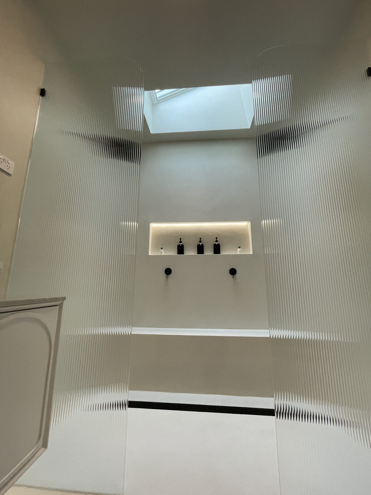 Seamless microcement shower with no grout lines, Melbourne